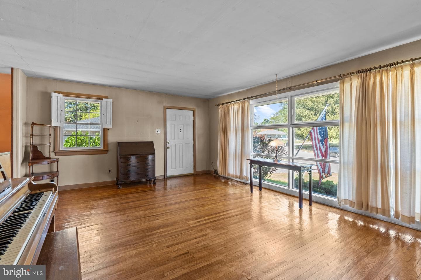 162 Hoover photo 9