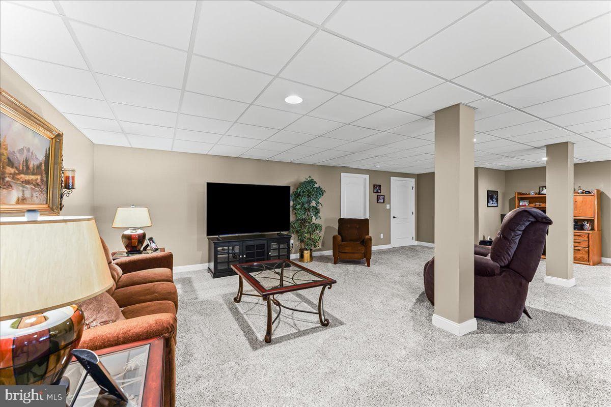 834 Woods End Court photo 33