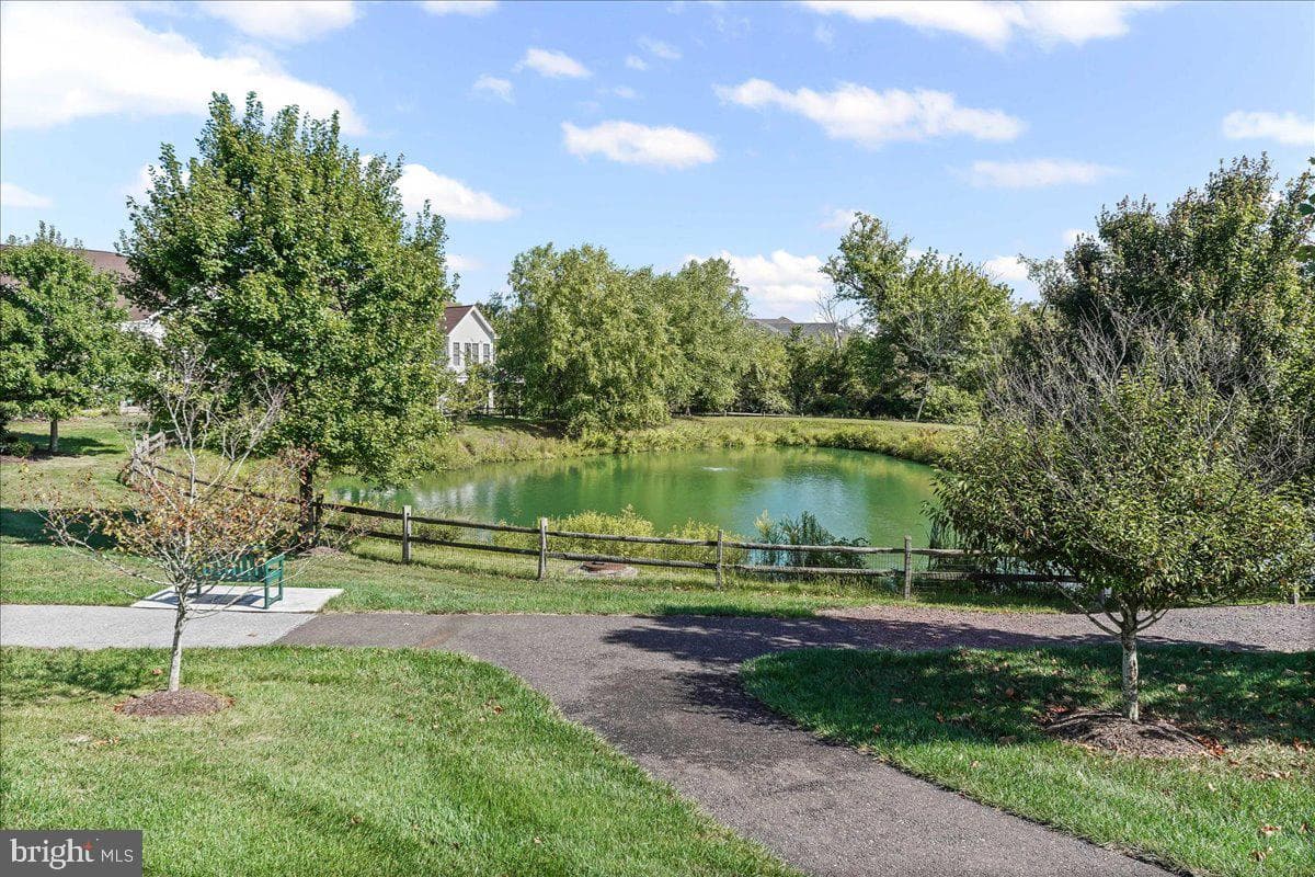 834 Woods End Court photo 4