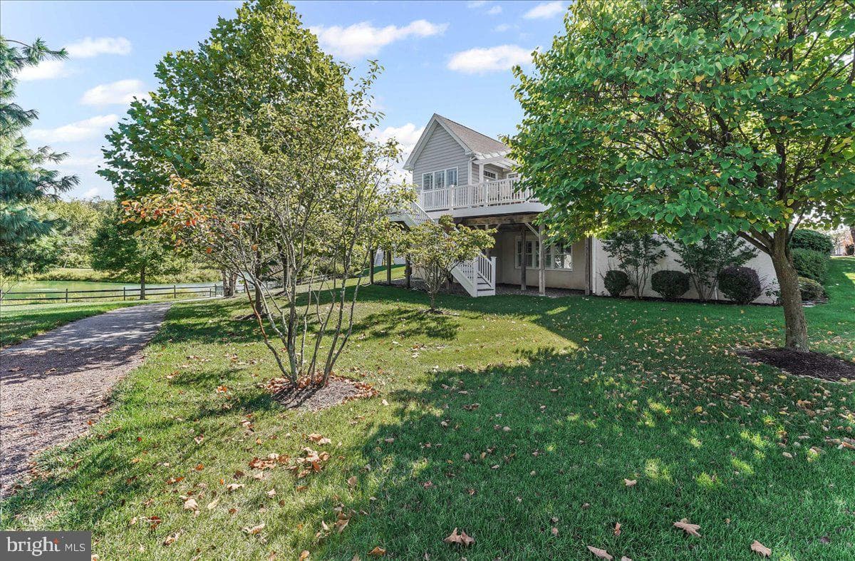 834 Woods End Court photo 43