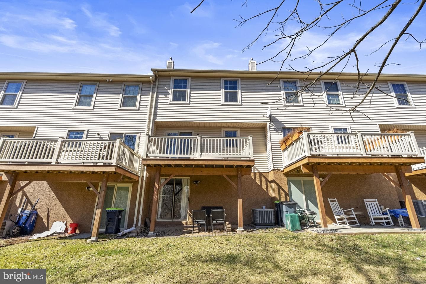 524 Oaktree Court photo 27