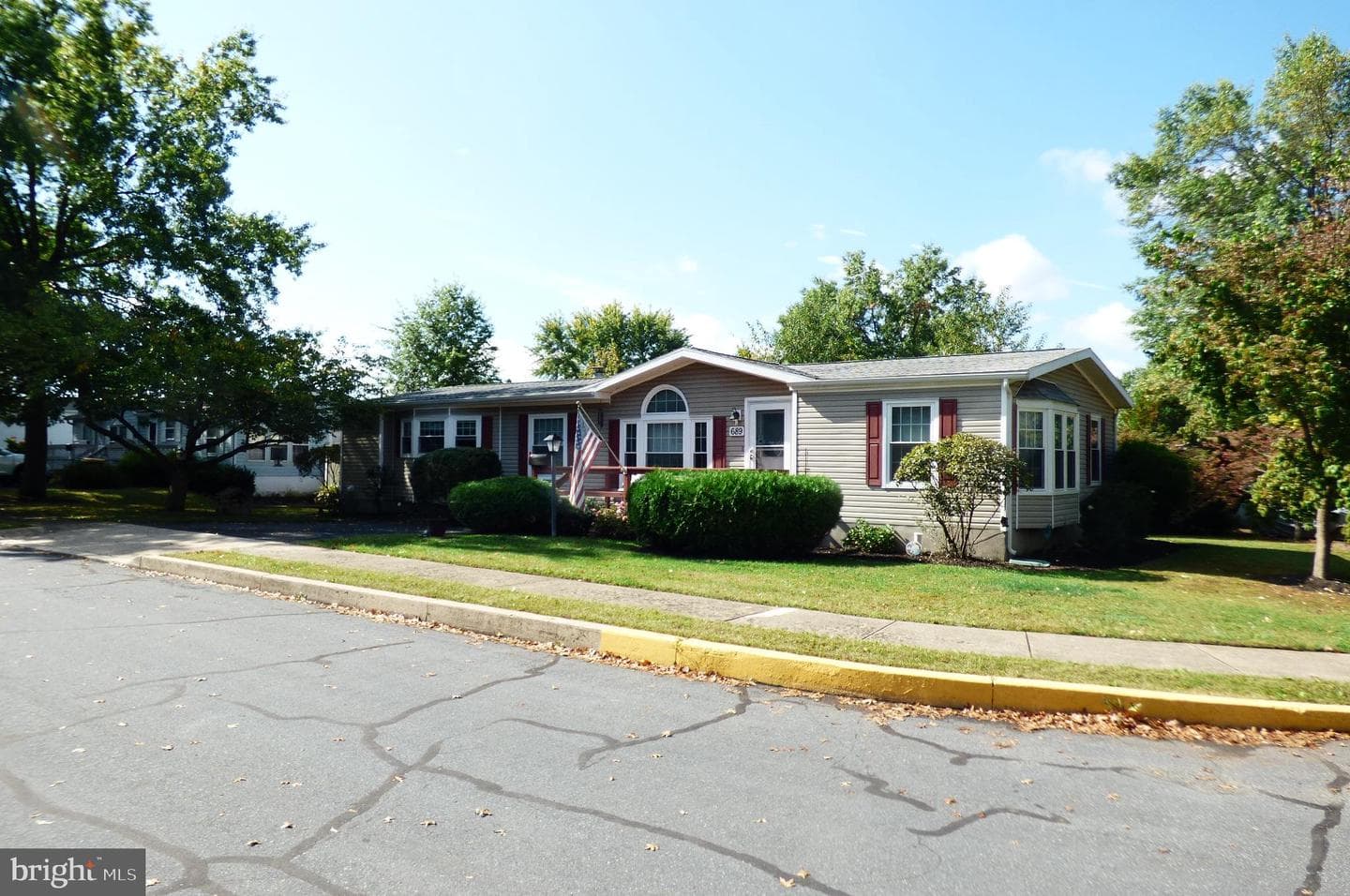 689 Mimosa Ct Court photo 1
