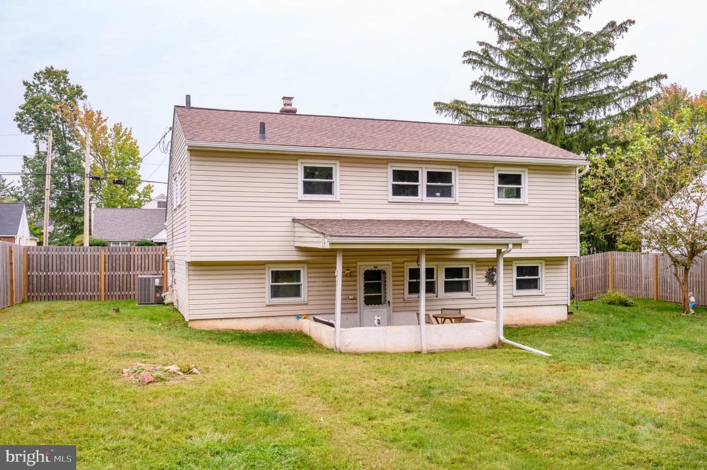238 Pennbrook Avenue photo 22
