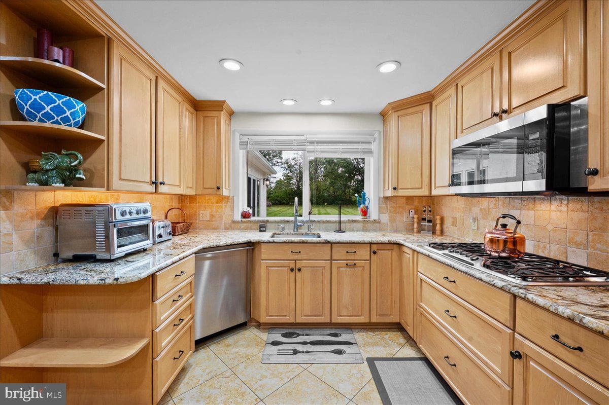 1653 Bridle Path Drive photo 4