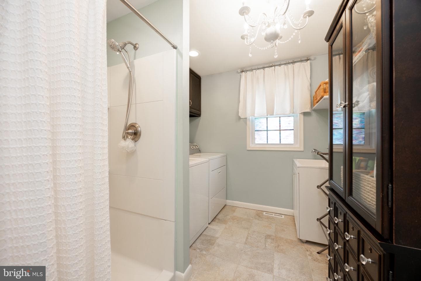 709 N Henderson Road photo 18