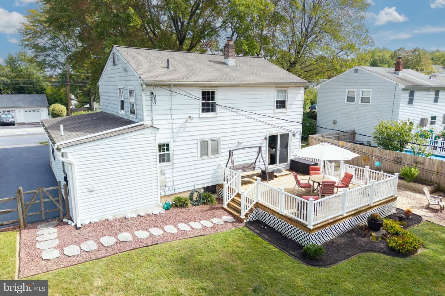 709 N Henderson Road photo 36