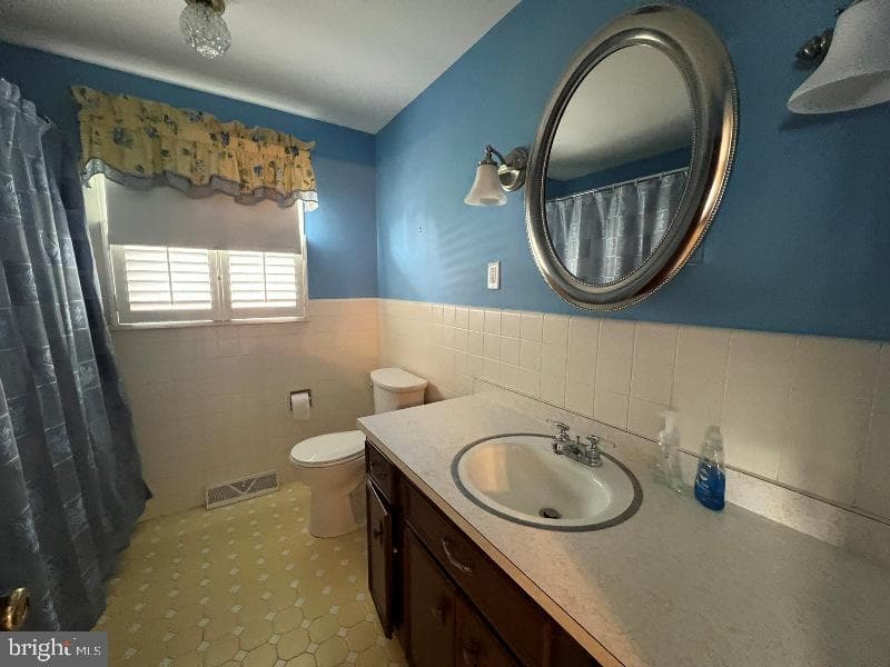 2205 Cross Road photo 8