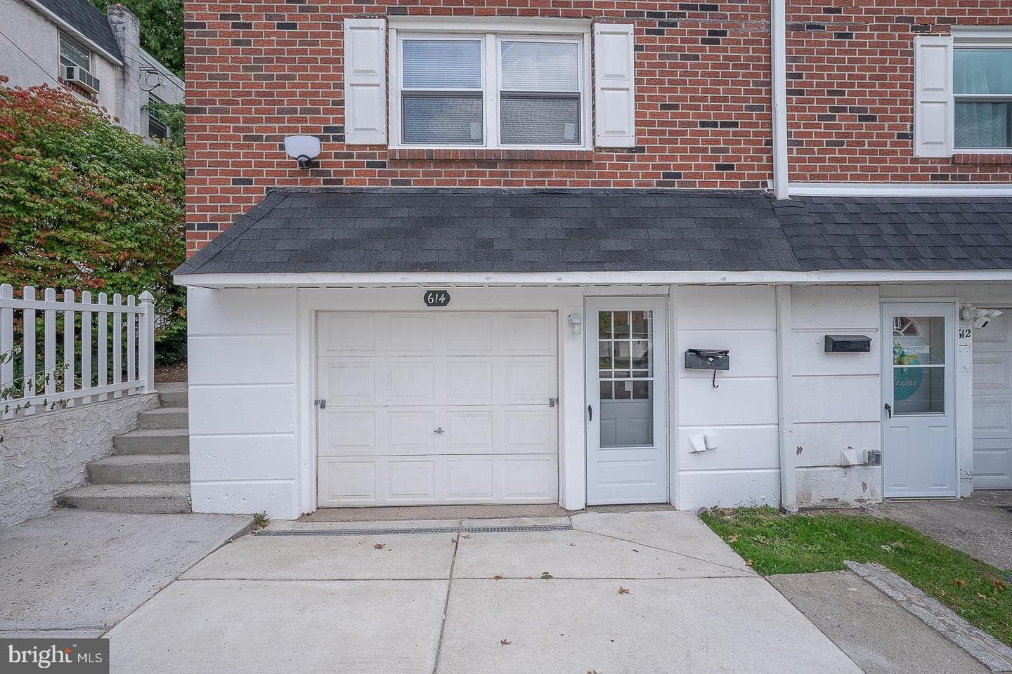 614 Caroline Drive photo 2