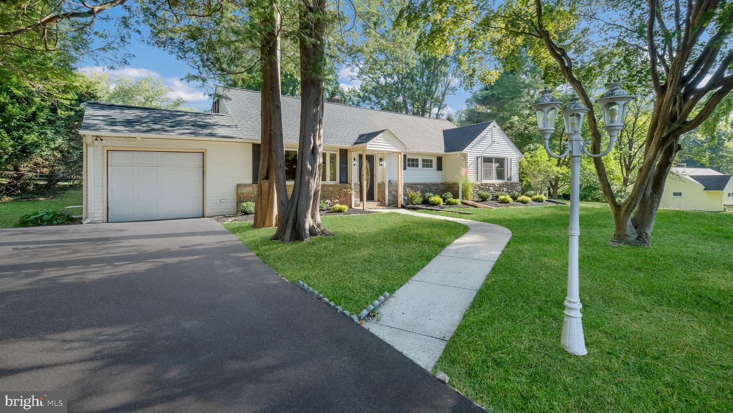 735 Rhoads Avenue photo 4