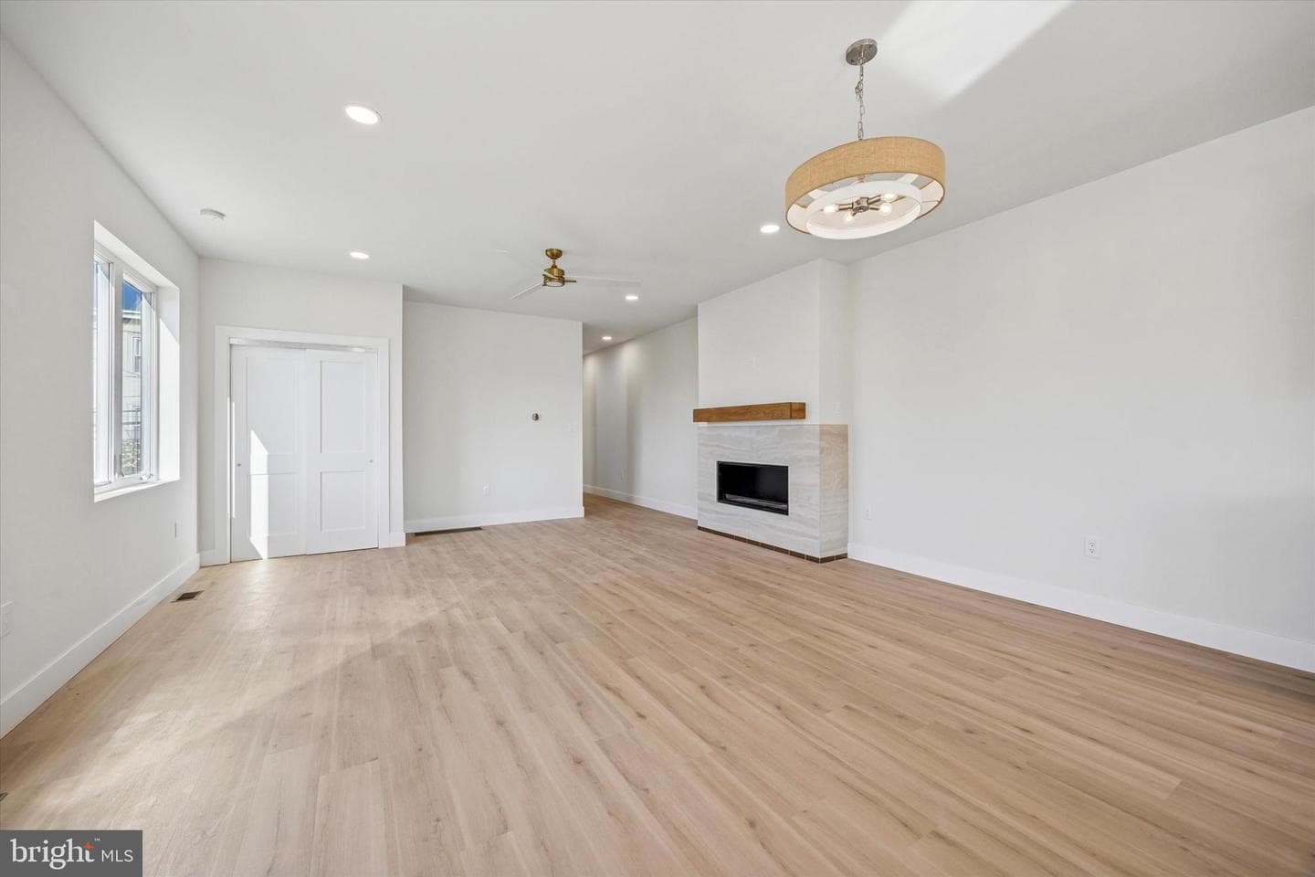 135 W 1st Avenue photo 18