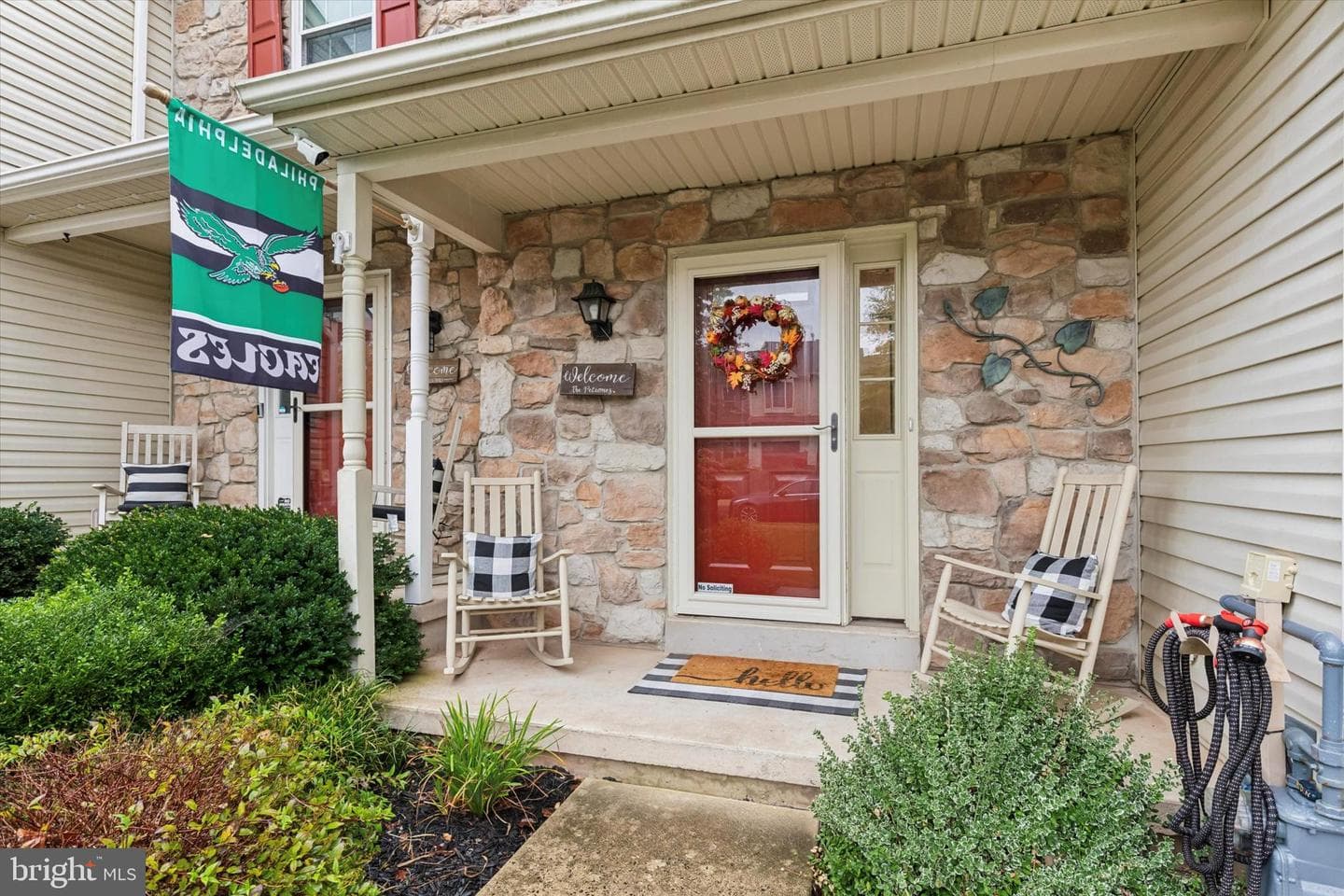 552 Creekside Drive photo 2