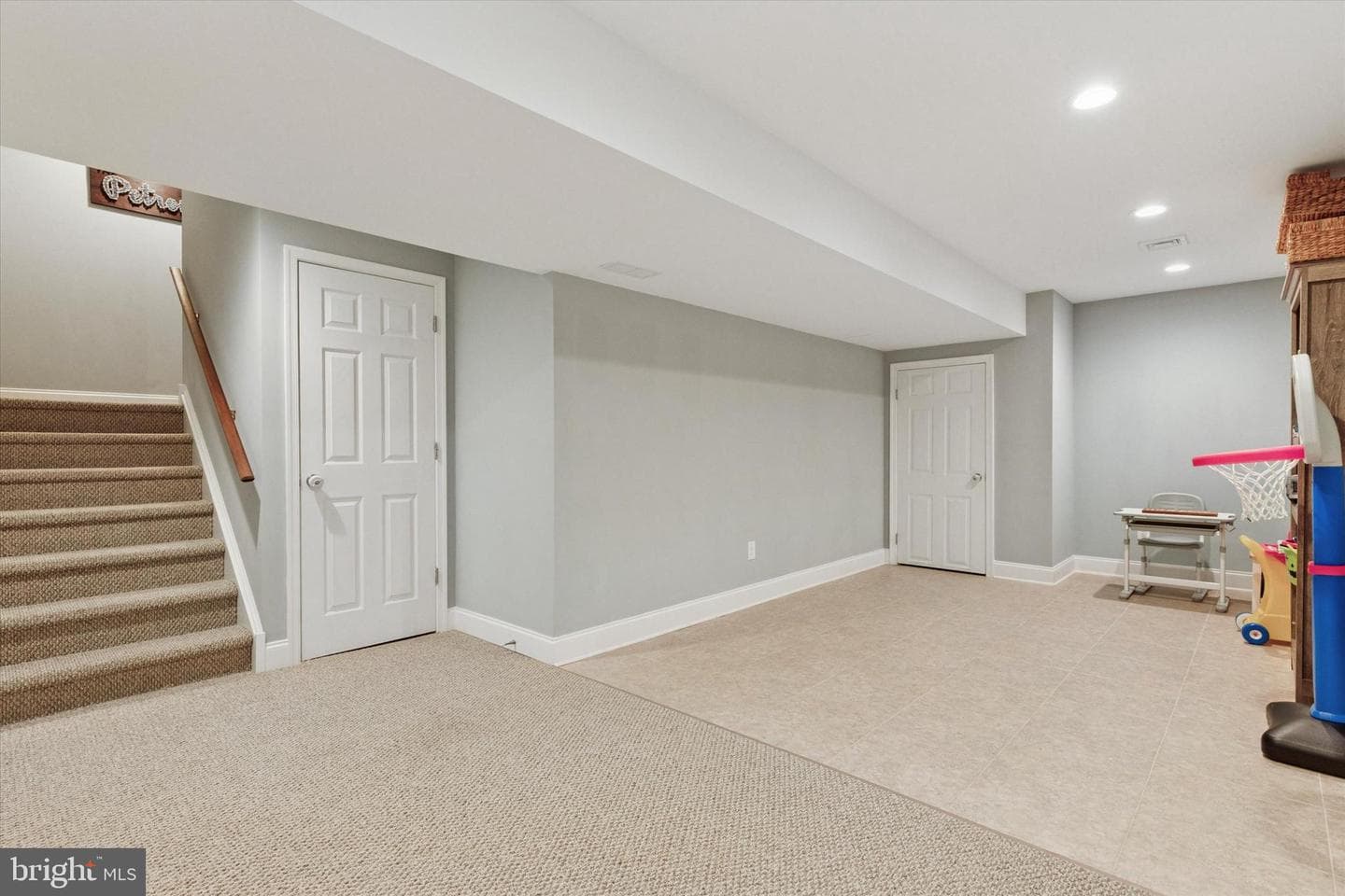 552 Creekside Drive photo 27