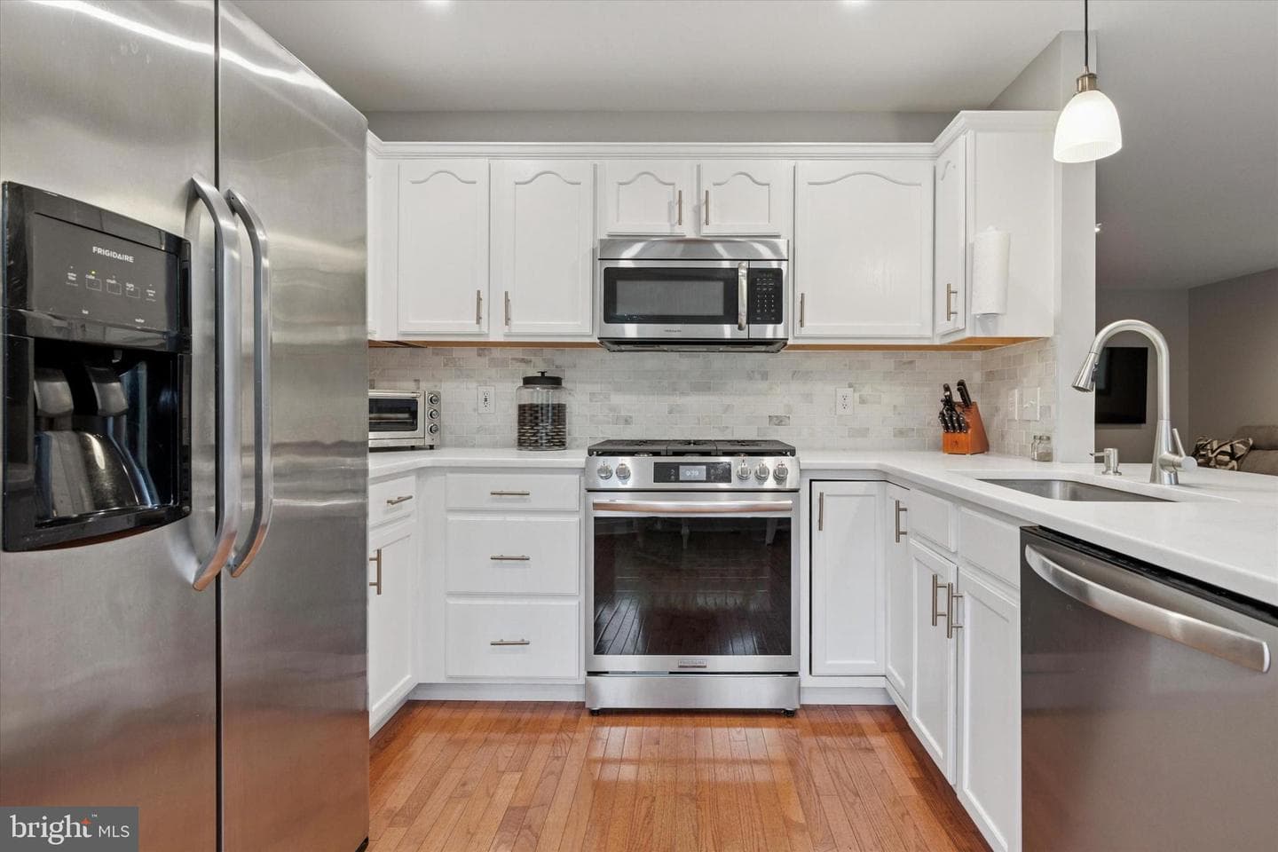 552 Creekside Drive photo 9
