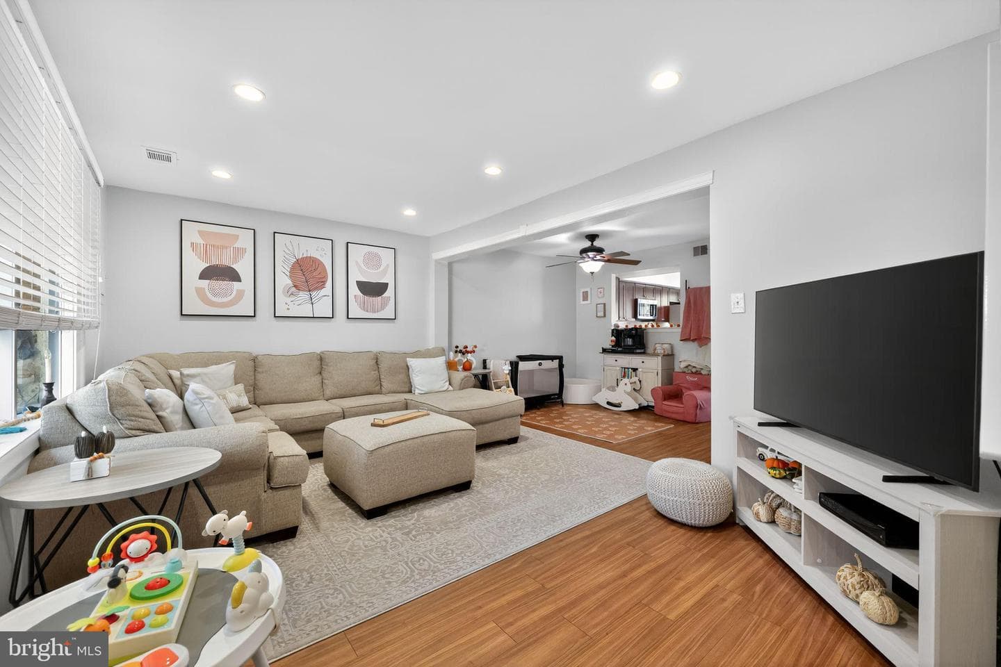 309 Woodside Circle photo 2