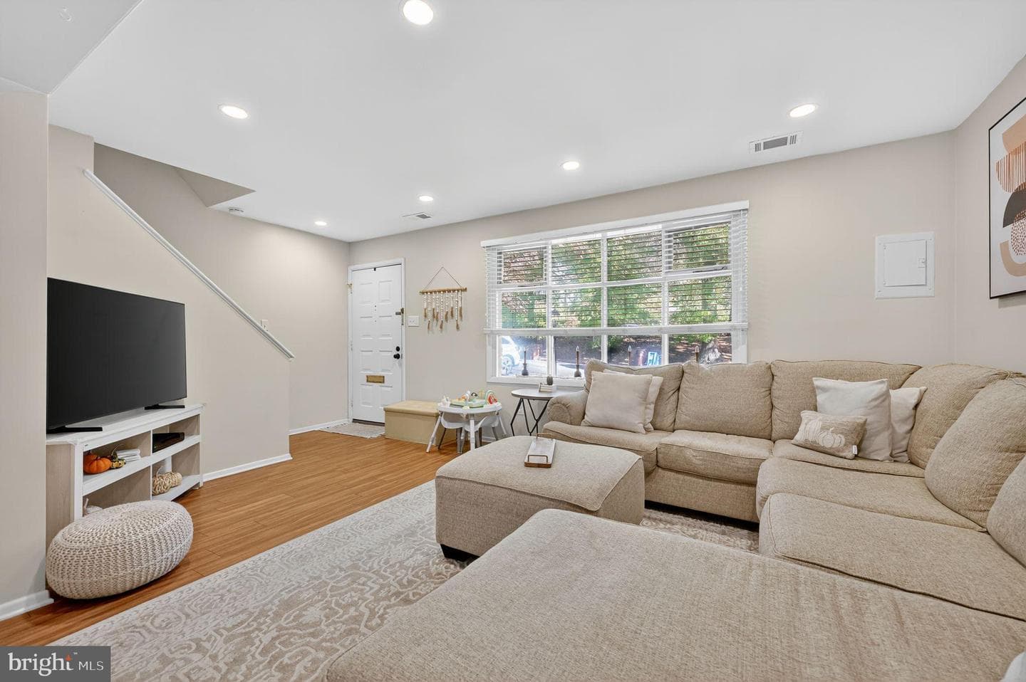 309 Woodside Circle photo 4