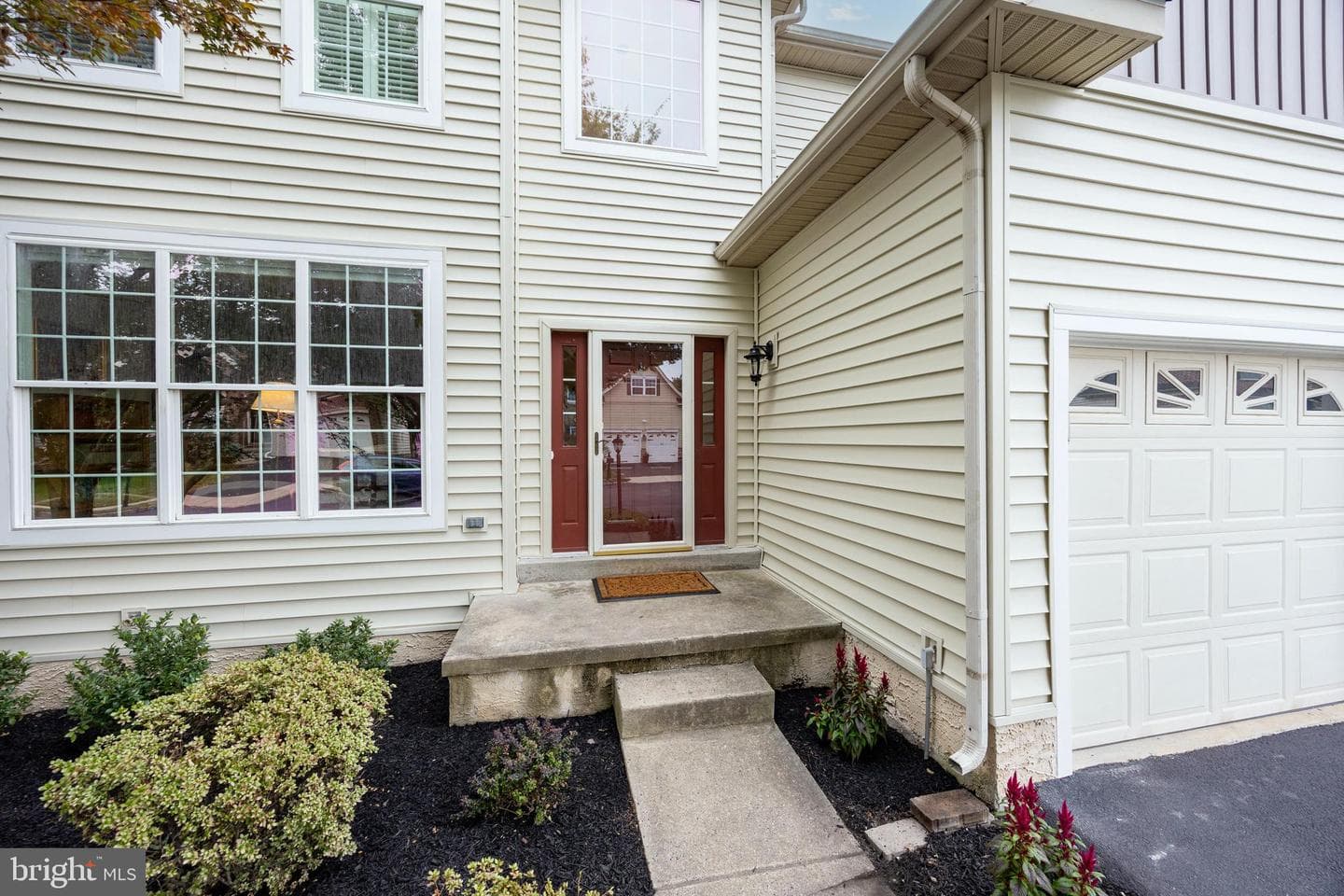 318 Quail Dr N photo 2
