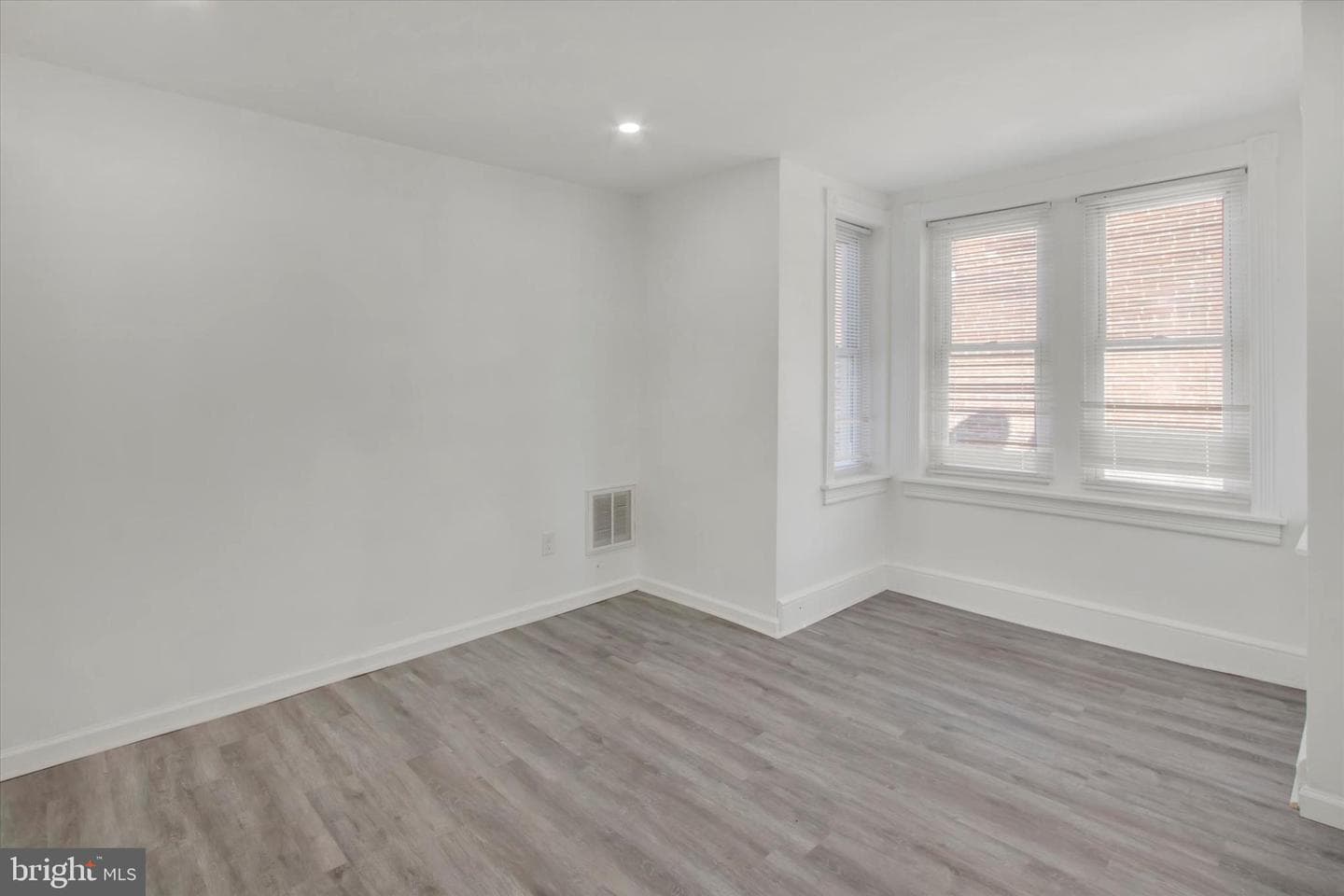 627 Chestnut Street photo 24