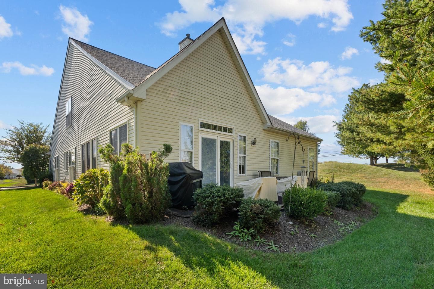 757 Village Avenue photo 37
