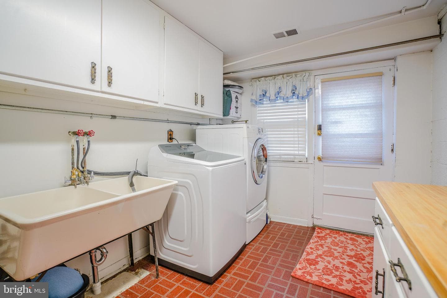 245 Barclay Circle photo 34