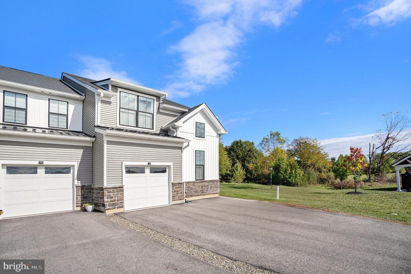 15 Umbrell Drive photo 37