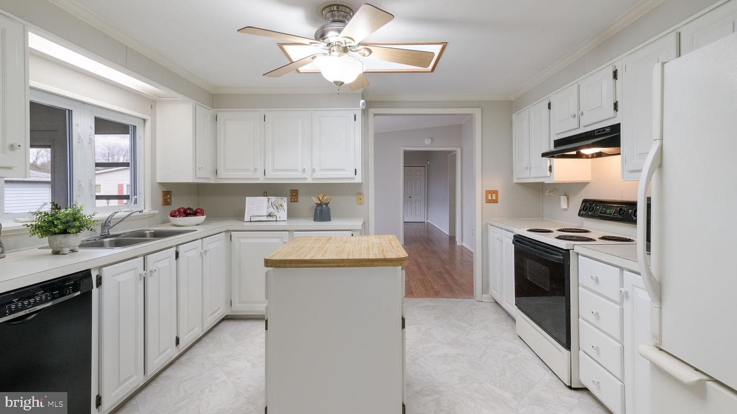 10 Bentwood Ct W photo 12