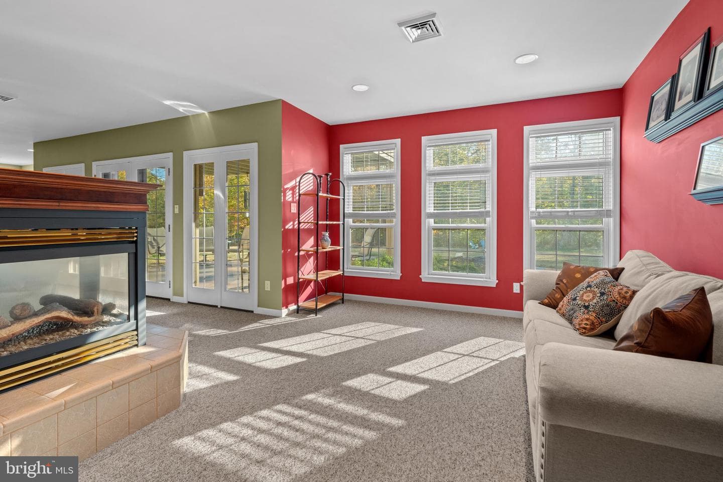 681 Kingswood Vale photo 49