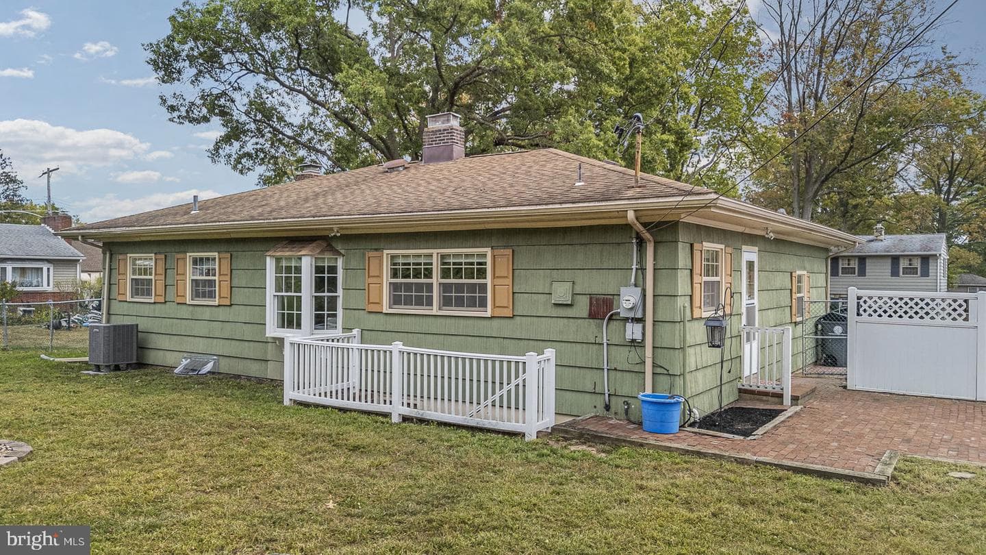 1033 Pine Street photo 30