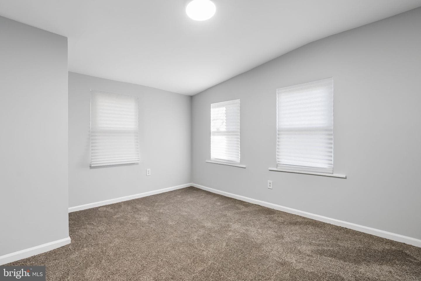 1055 Willow Street photo 16
