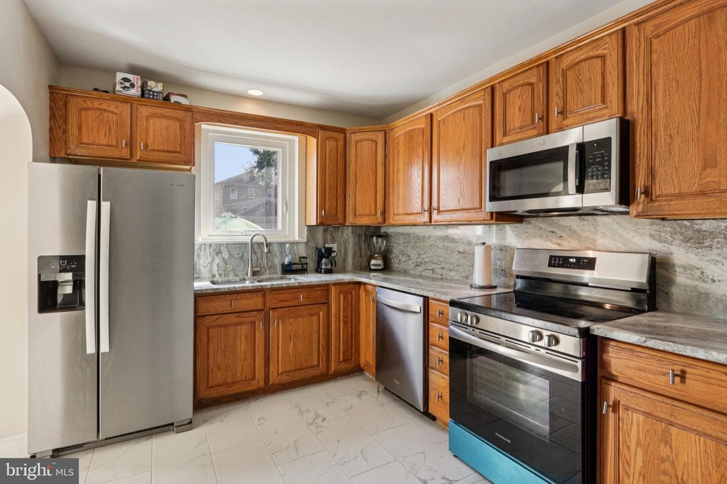 840 N Charlotte photo 13