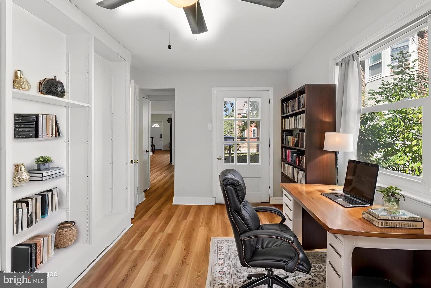 840 N Charlotte photo 23