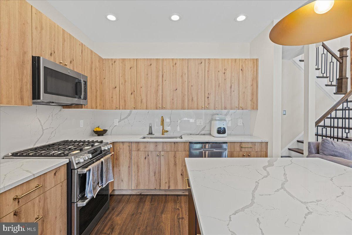 229 Brookdale Court photo 16