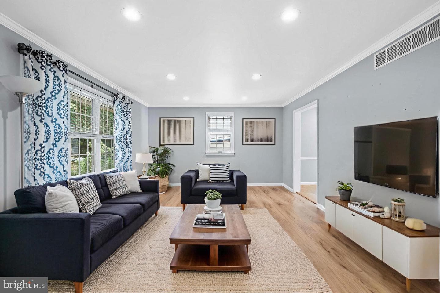 1708 Magnolia Avenue photo 3