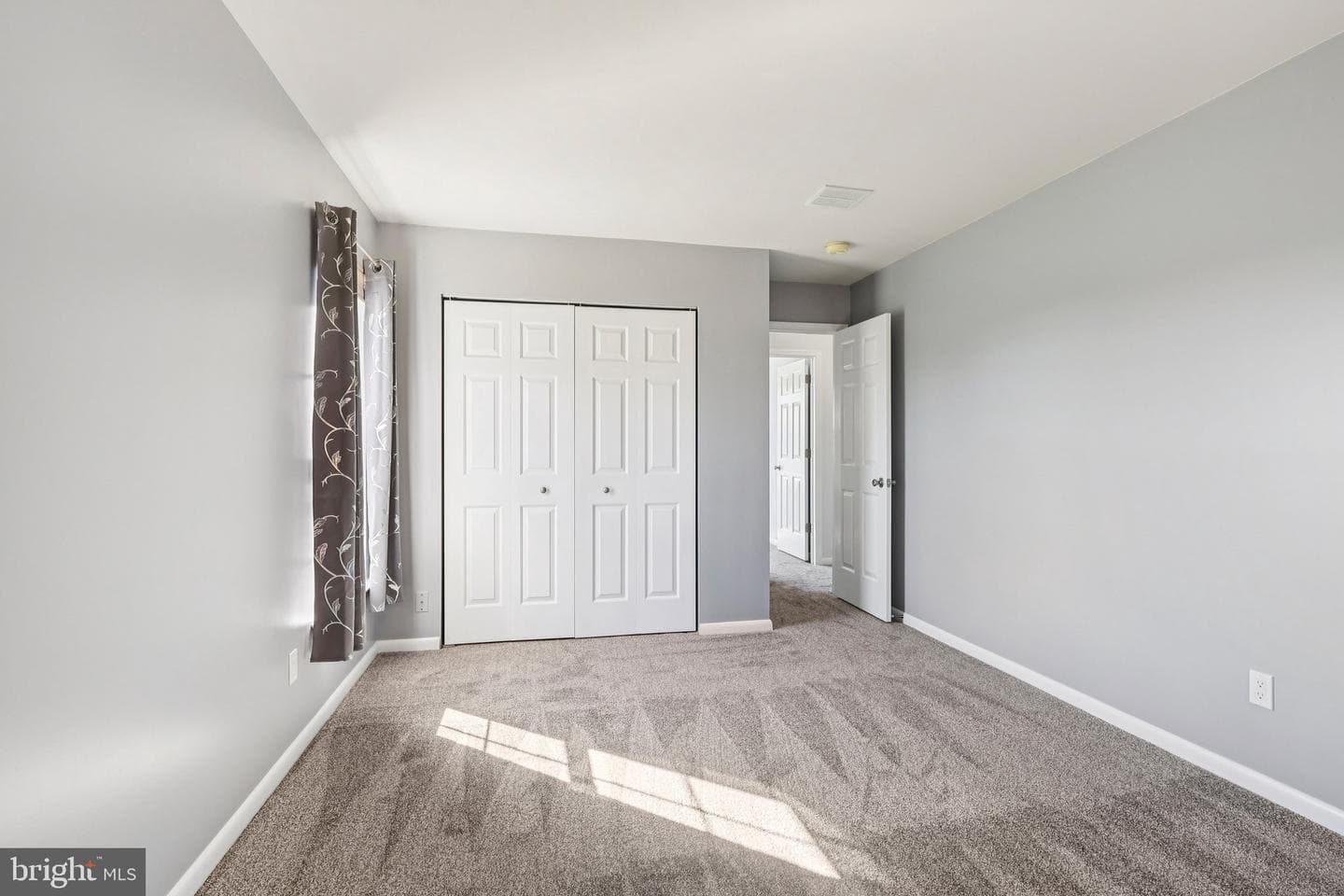 104 Berkshire Lane photo 31