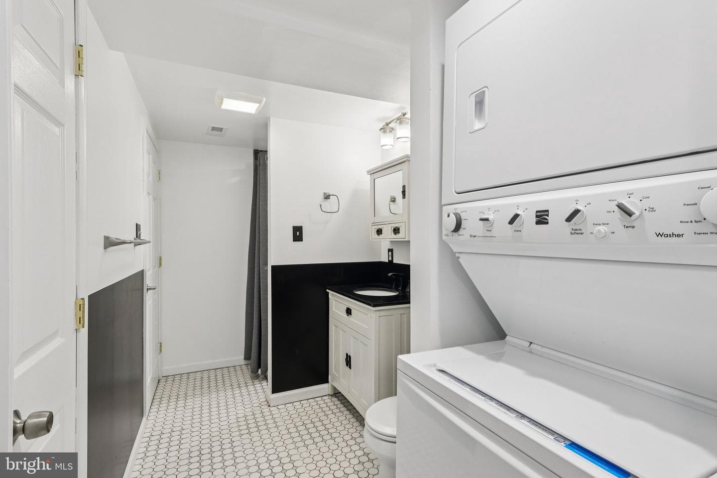104 Berkshire Lane photo 40