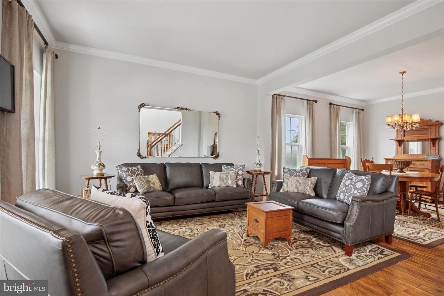 244 Sumner Court photo 4