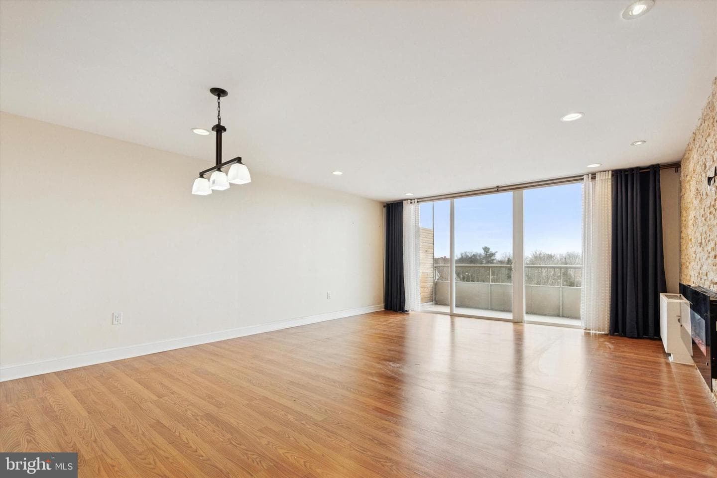 100 West Avenue #609 South/F9 photo 3
