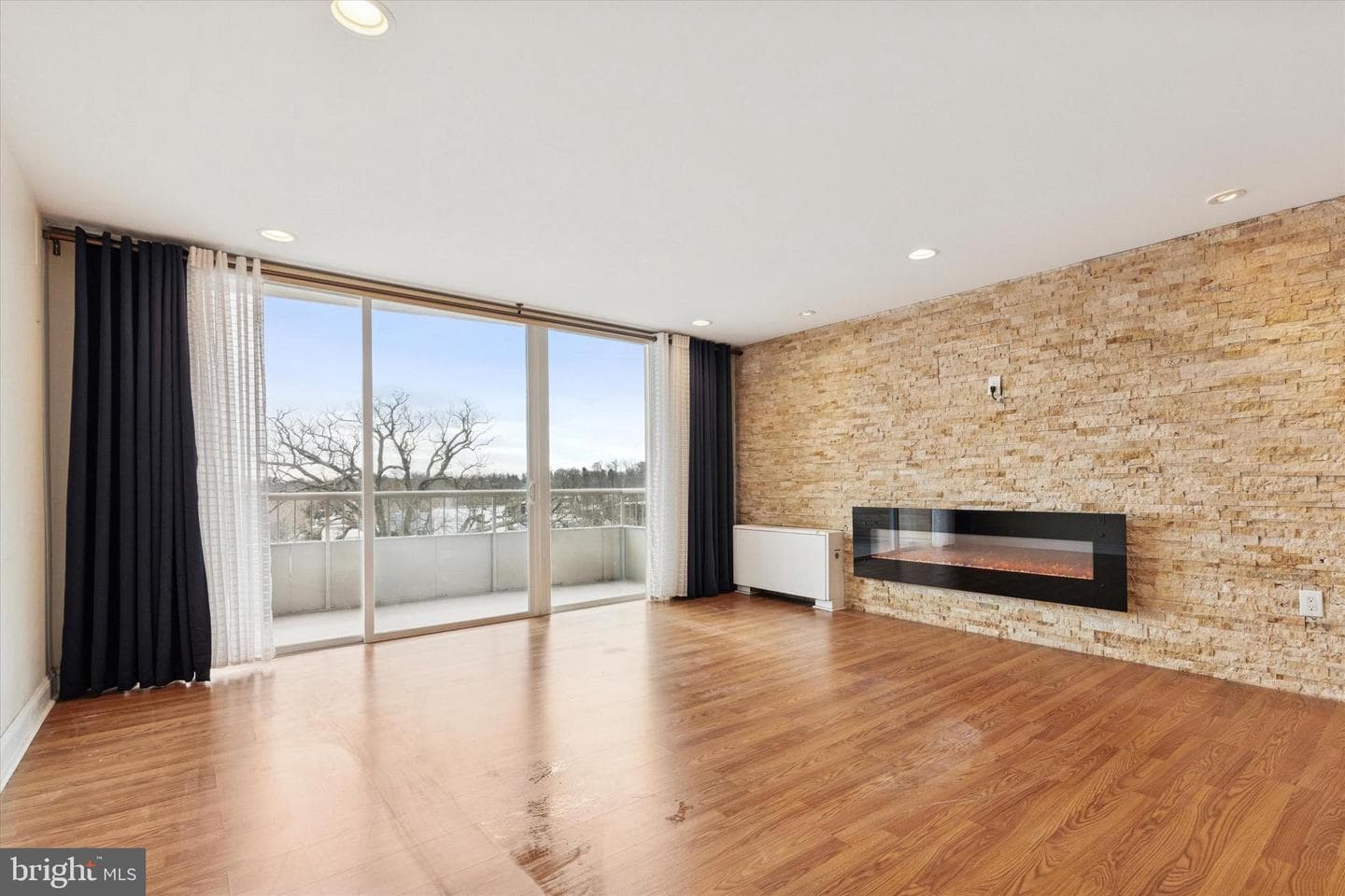 100 West Avenue #609 South/F9 photo 4