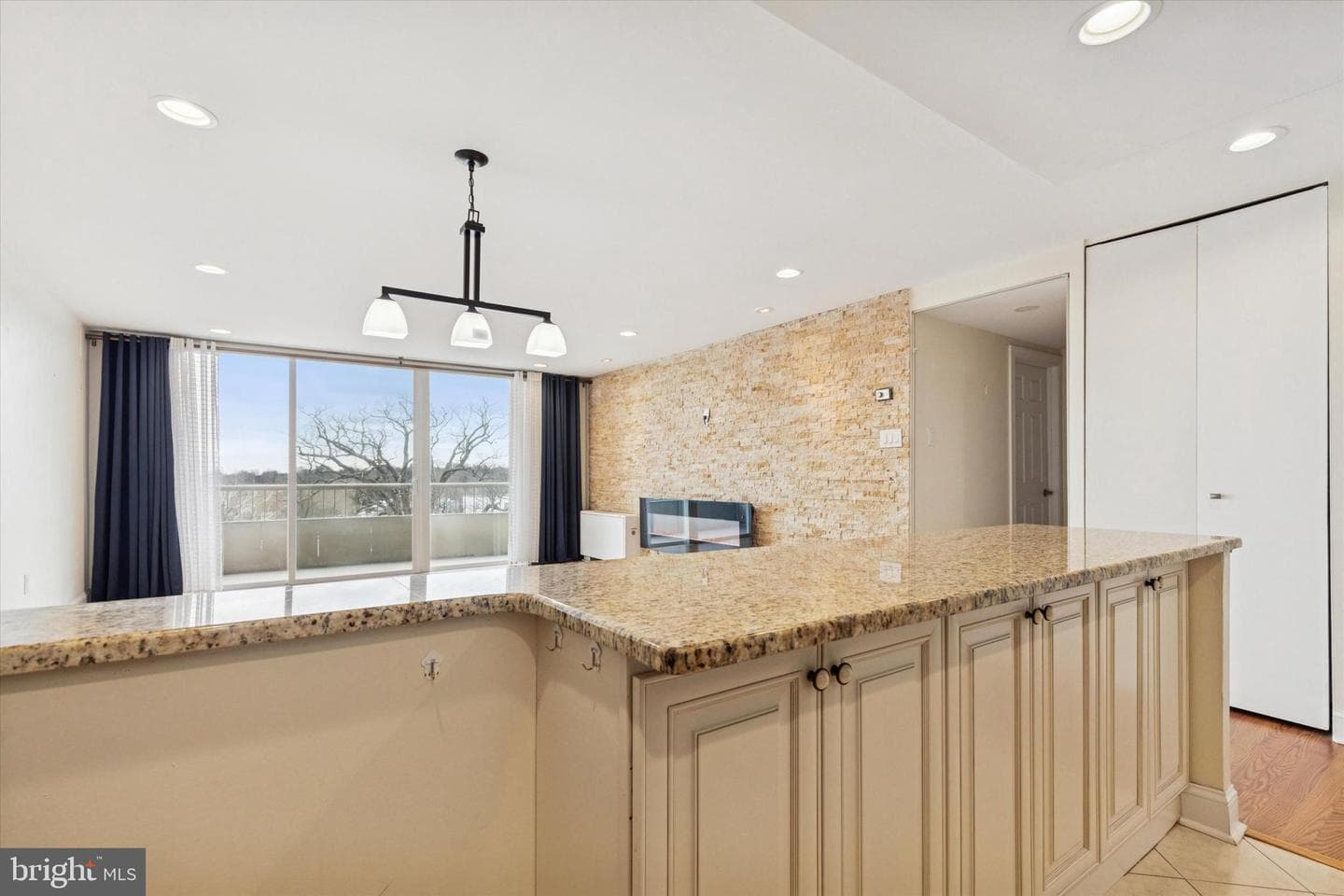 100 West Avenue #609 South/F9 photo 7