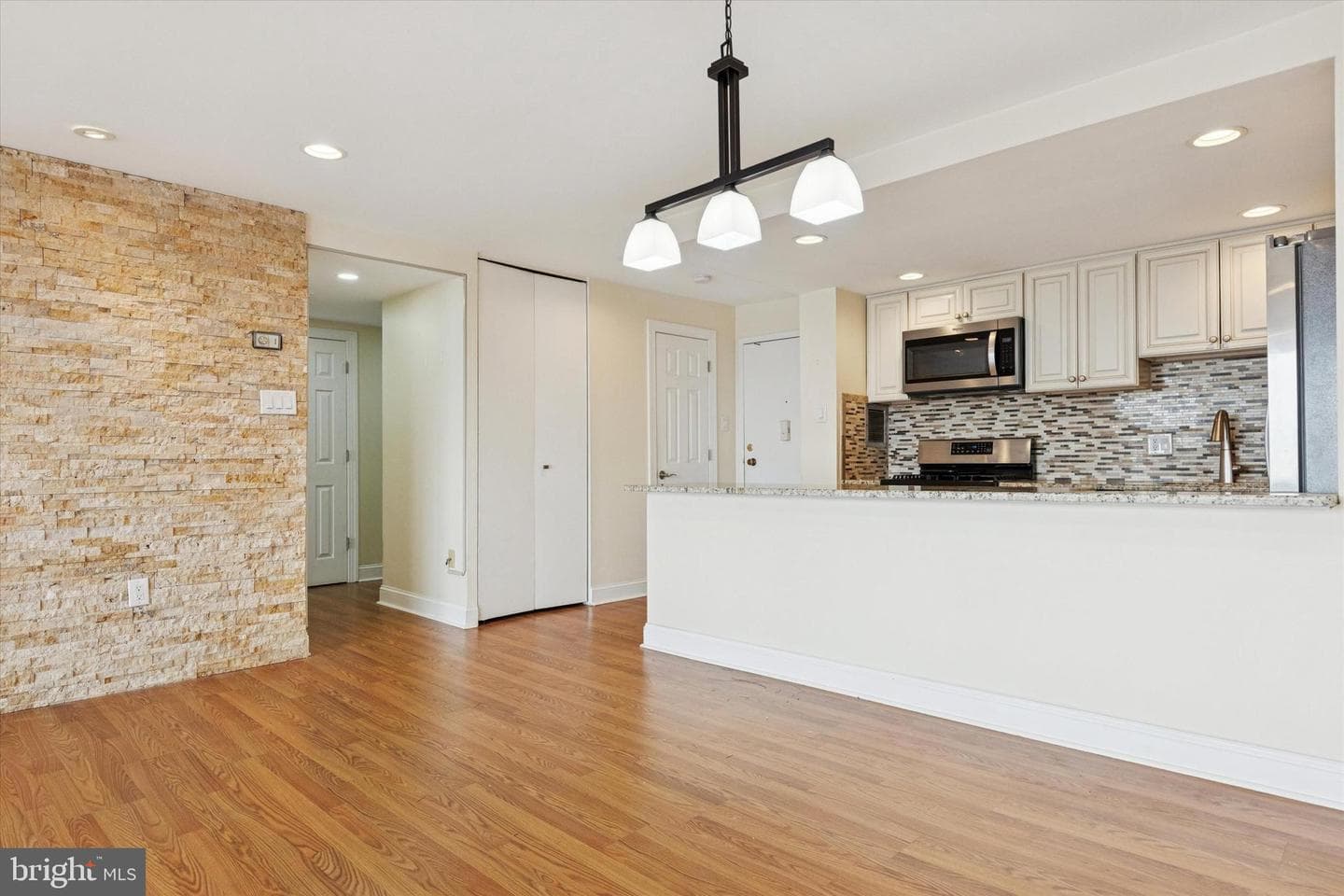 100 West Avenue #609 South/F9 photo 8