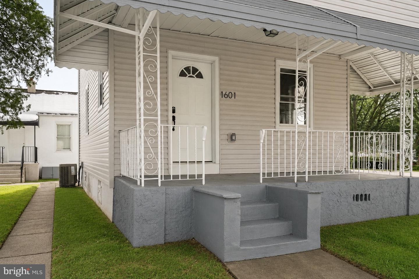 1601 Fairview Avenue photo 3