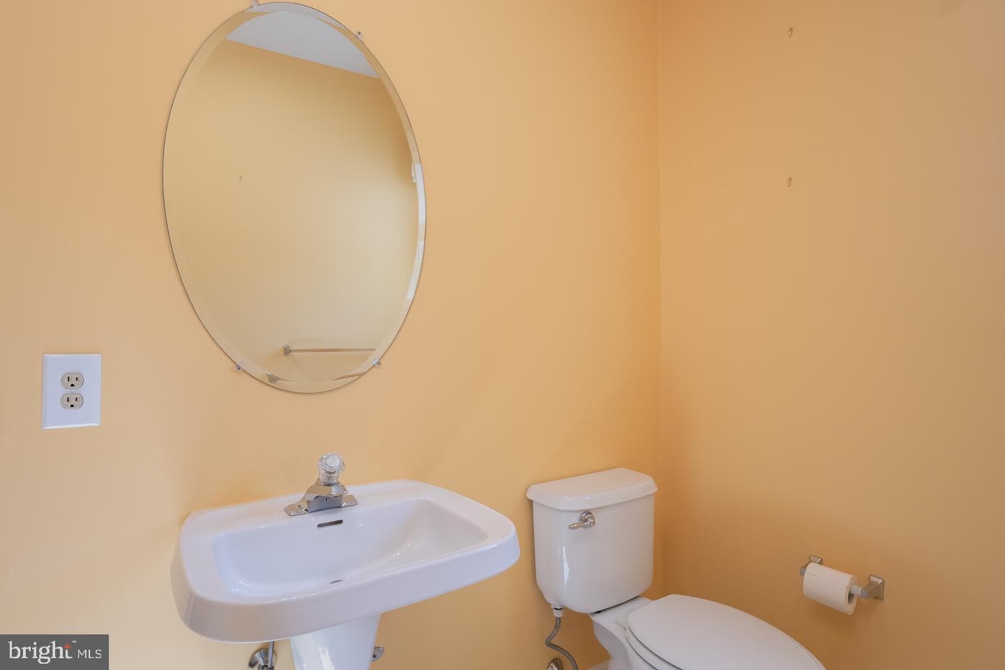 553 Exeter Court photo 18