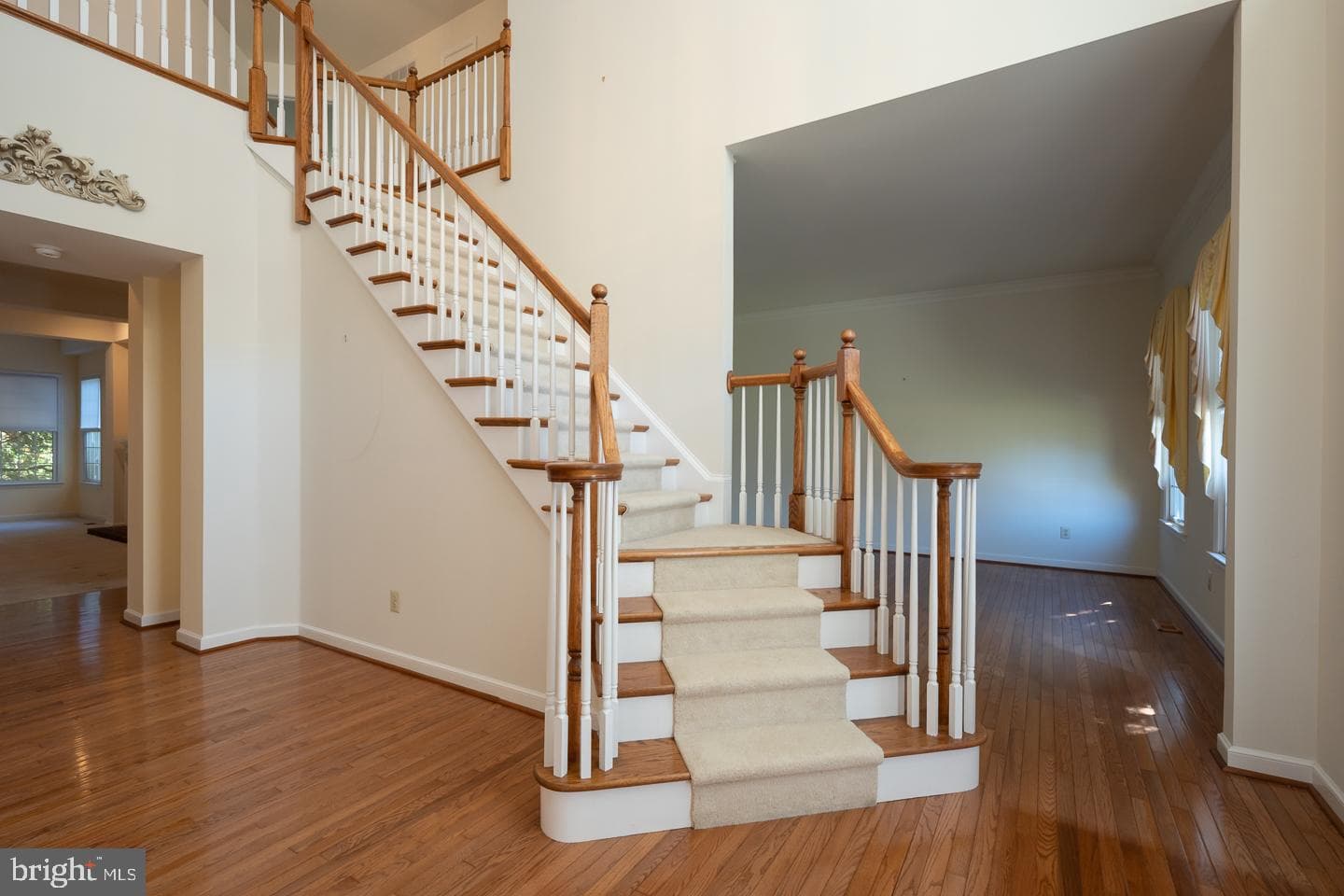 553 Exeter Court photo 3