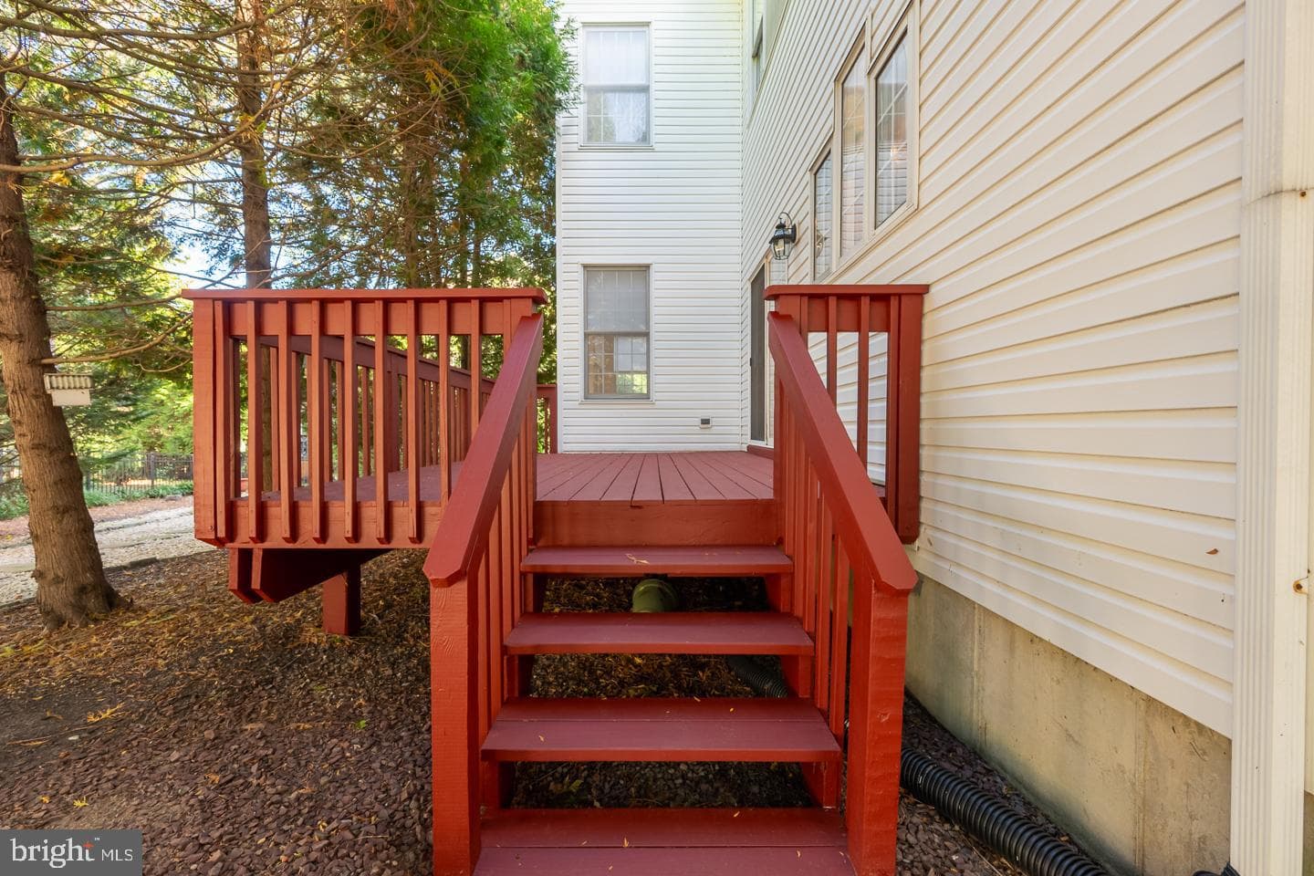 553 Exeter Court photo 41