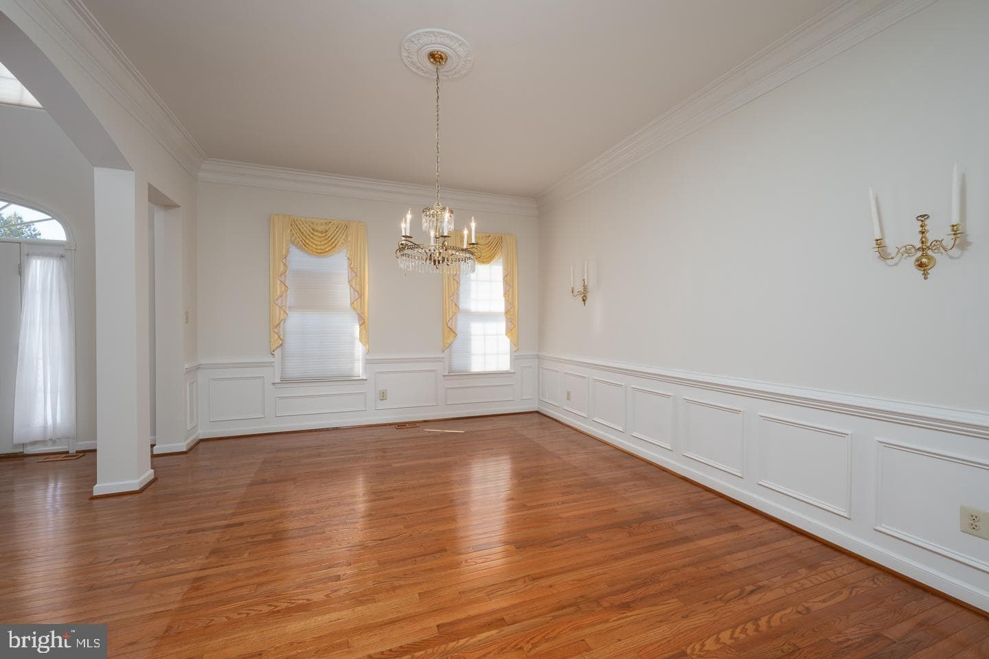 553 Exeter Court photo 5