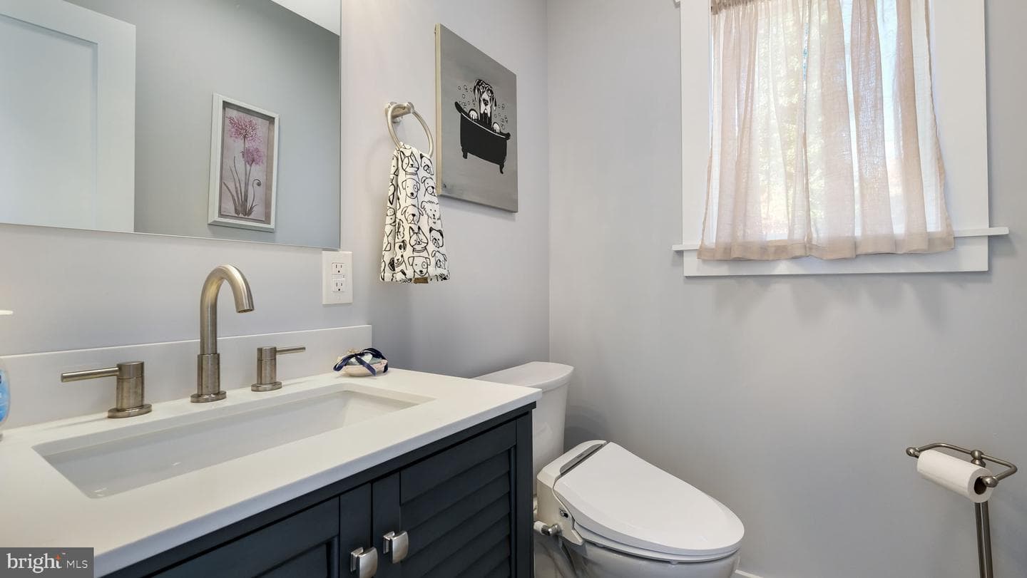 1104 N York Road photo 18