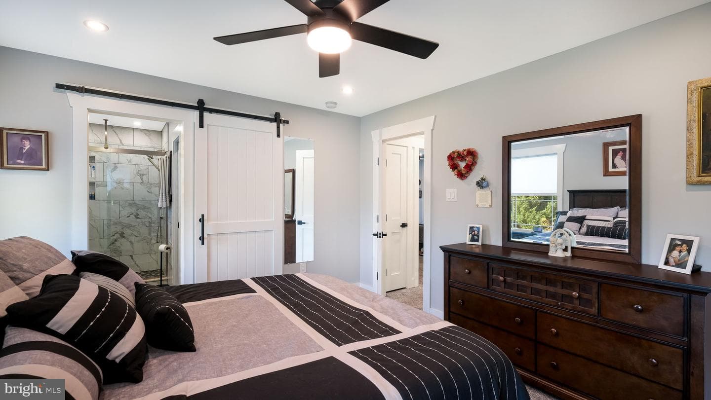 1104 N York Road photo 22