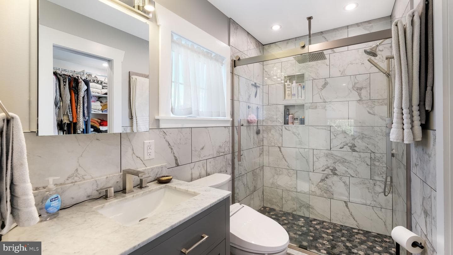 1104 N York Road photo 24