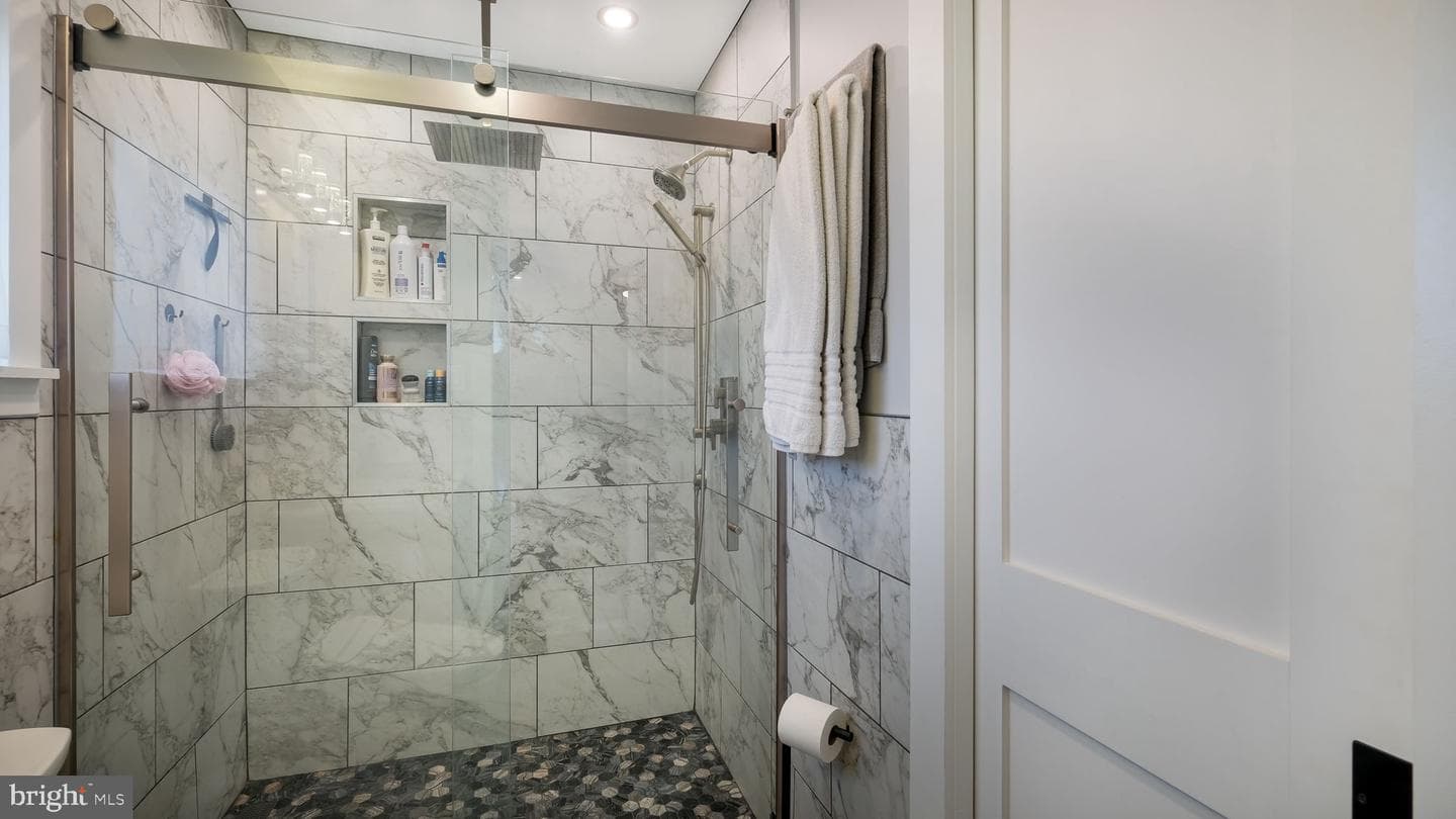 1104 N York Road photo 27