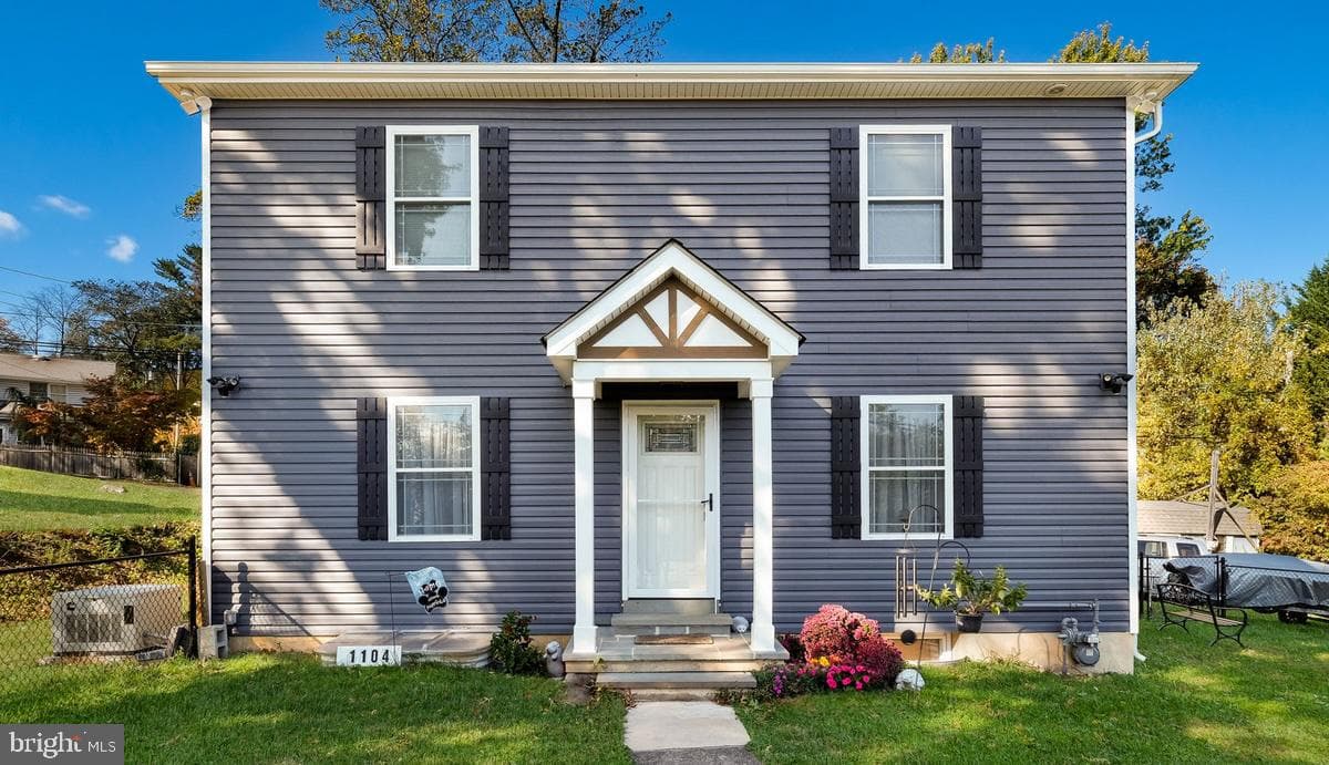 1104 N York Road photo 3