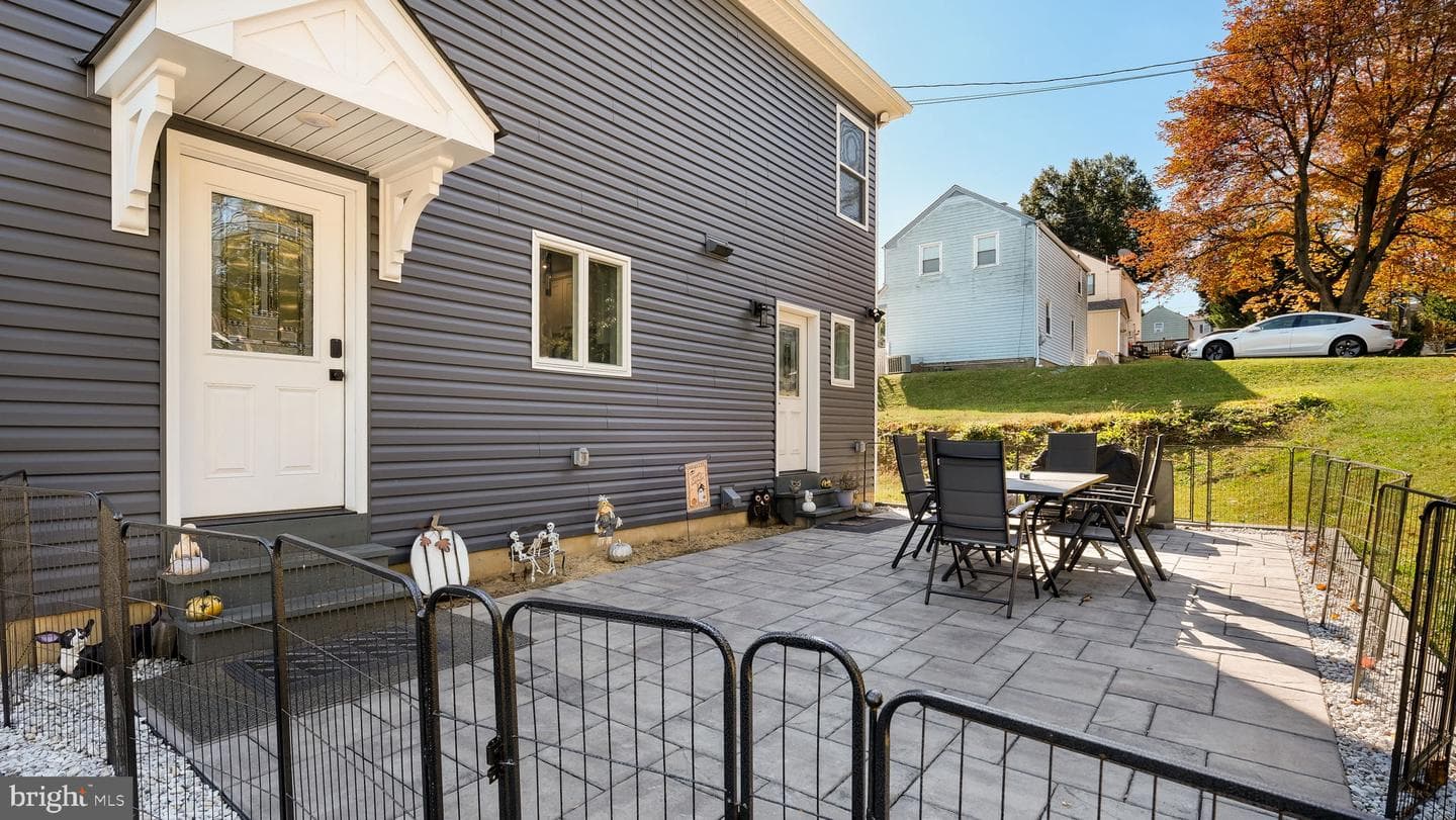 1104 N York Road photo 38